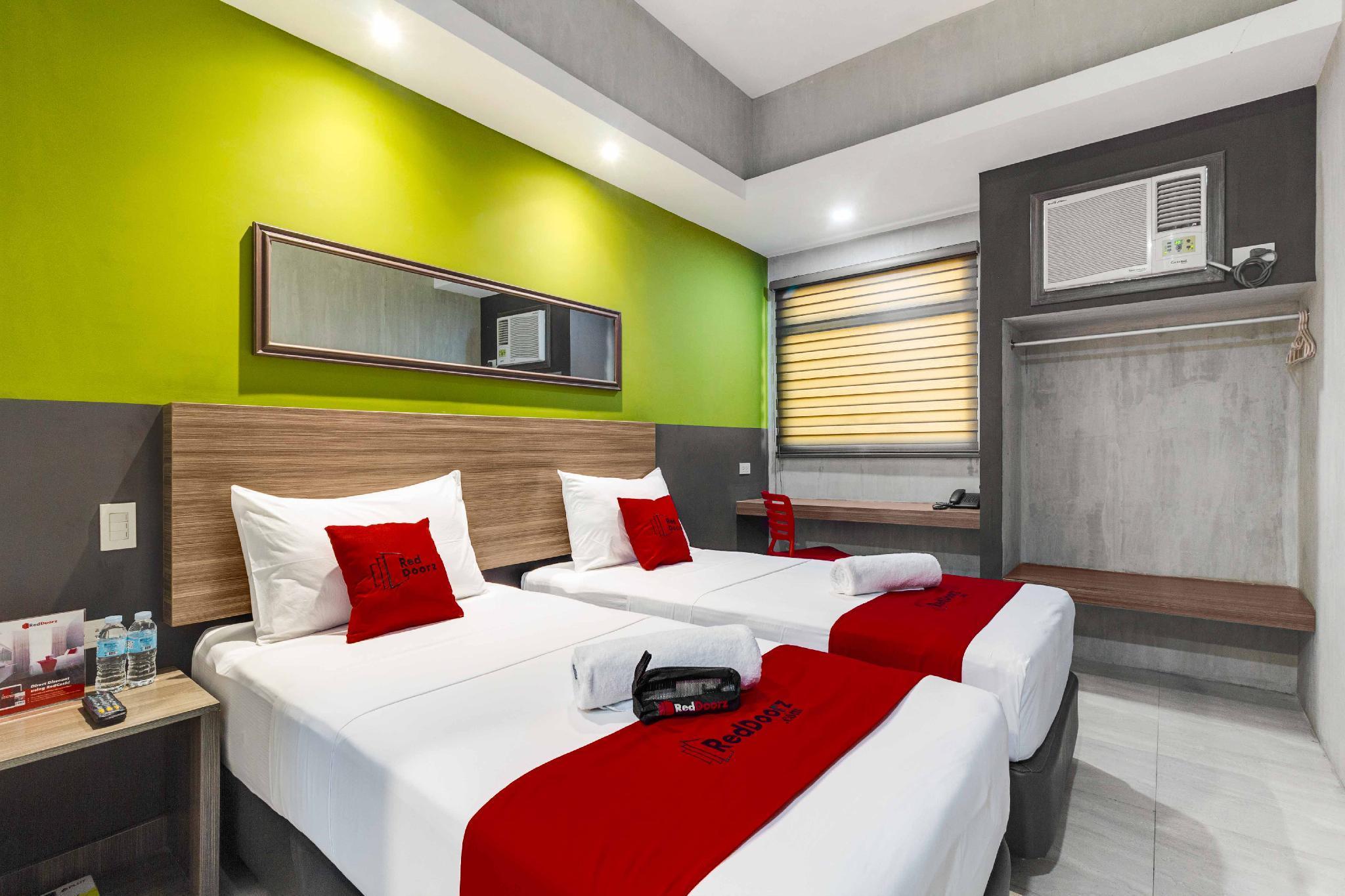 Reddoorz @ Jones Avenue 3* Cebu