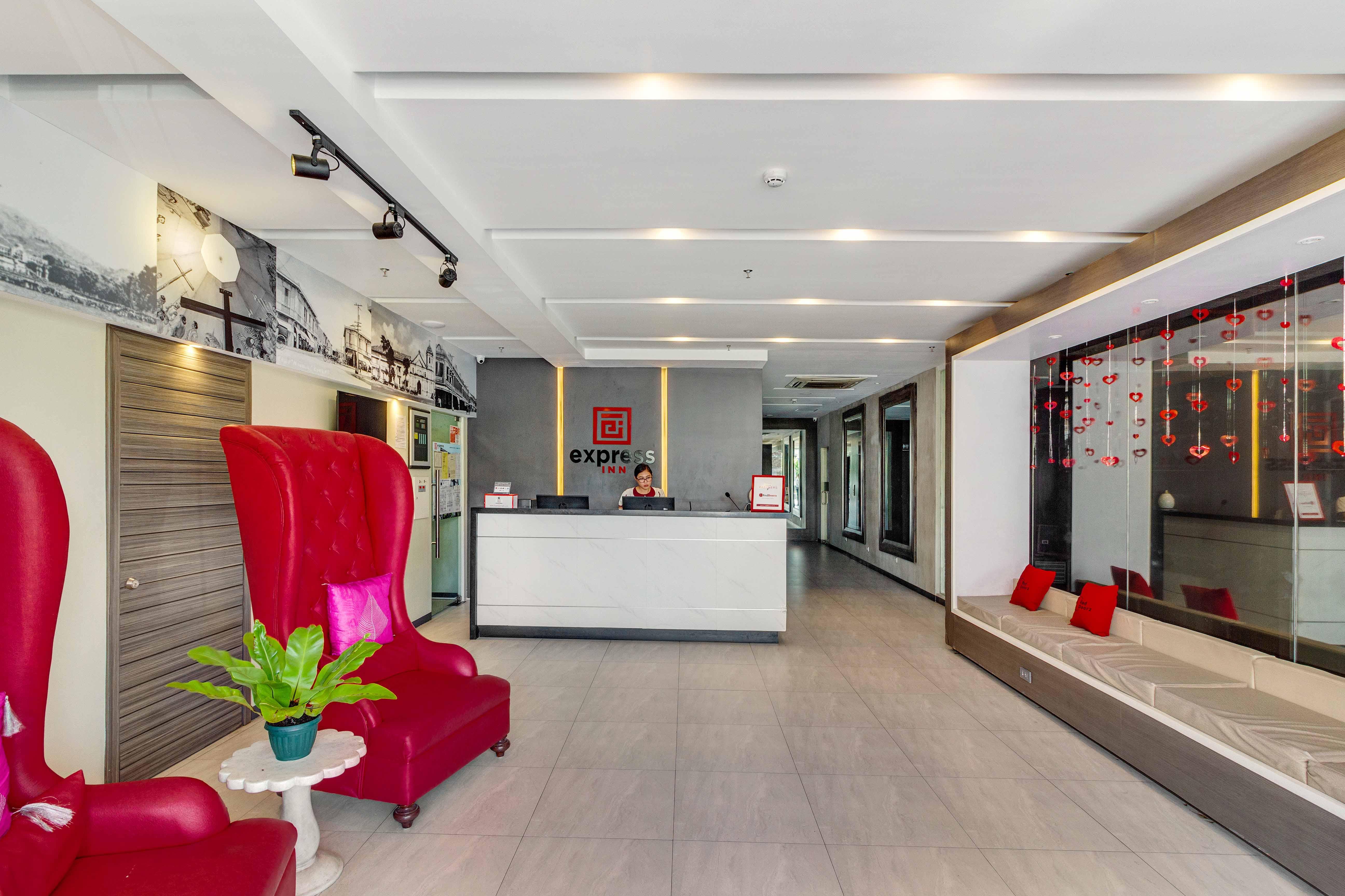 Reddoorz @ Jones Avenue Hotel 3*