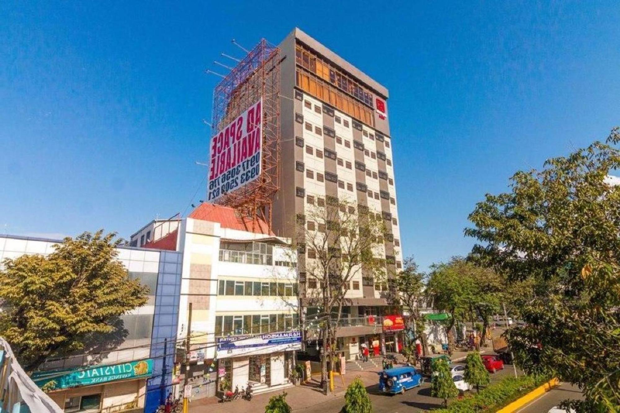 Hotel Reddoorz @ Jones Avenue 3*